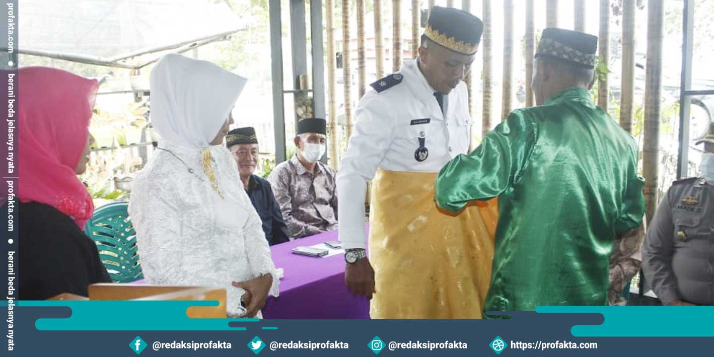 Penyematan Suloko Kepada Sangadi Boroko Timur Sebagai Pemimpin Adat Tertinggi di Desa